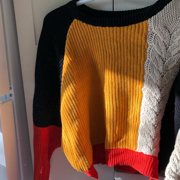 Cropped Block Sweater - Picture 1 of 6